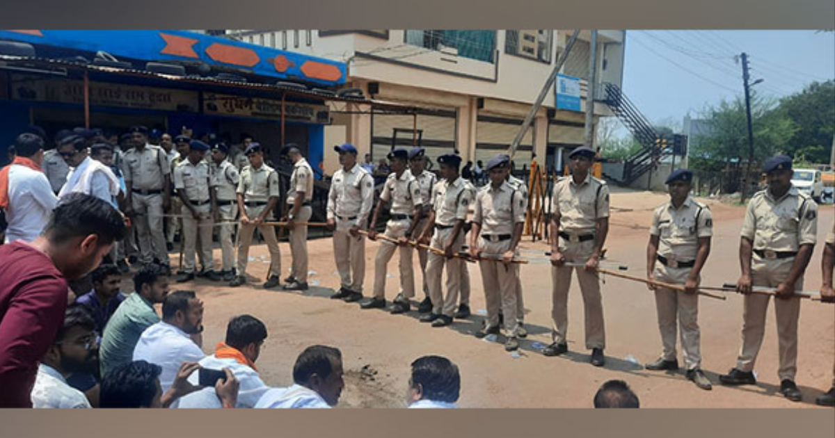 Chhattisgarh: Last rites of youth killed in clash performed in Bemetara